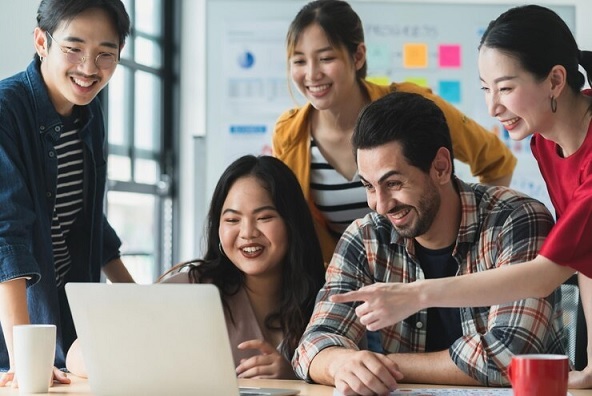 Bisnis Anak Muda Berbasis Passion: Cara Mengubah Hobi Jadi Cuan